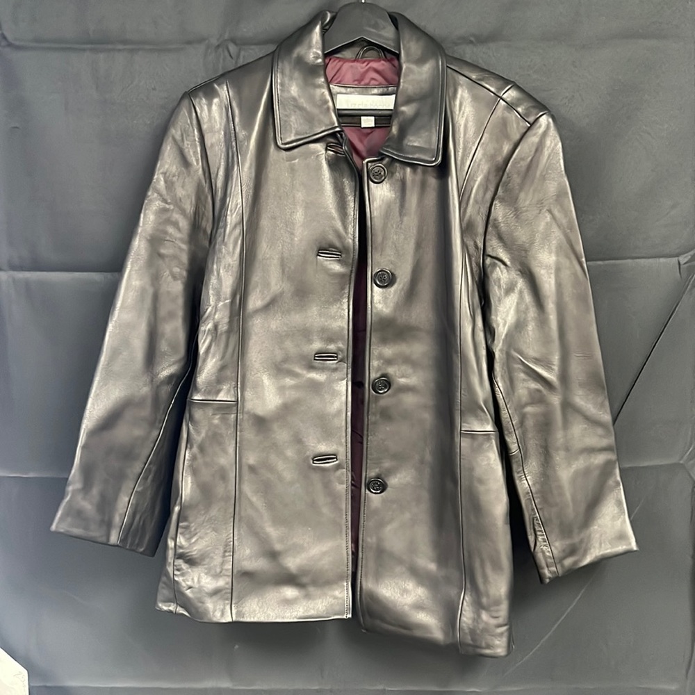 Liz Claiborne Woman’s Leather Jacket (2815)